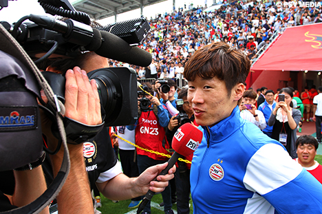 Op PSV TV het enige interview met Park na afloop van de wedstrijd.