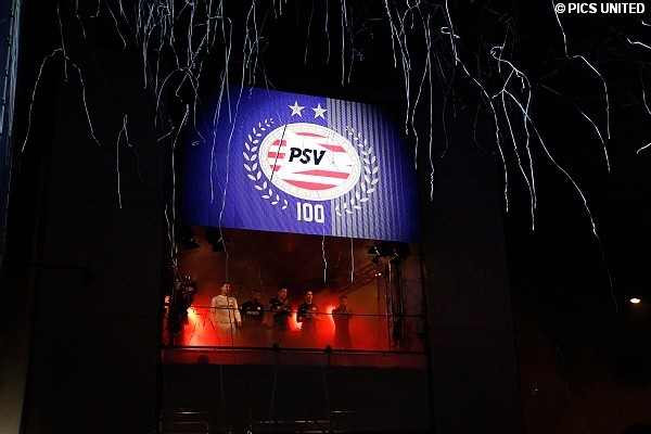 En natuurlijk het speciale logo voor het 100-jarig jubileum.