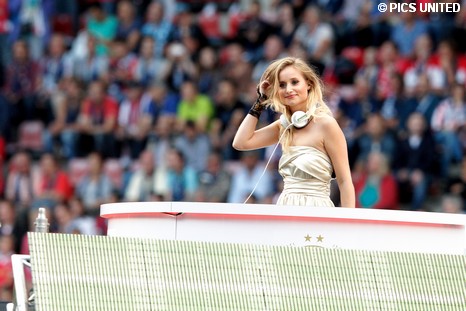 Optredens voorafgaand aan de wedstrijd.