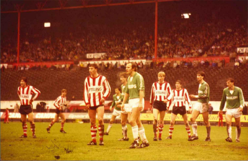 PSV speelde in de jaren 70 en 80 geregeld in een groen uitshirt | Foto: archief PSV