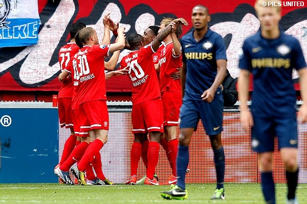 In de laatste competitiewedstrijd stelde PSV - ondanks een nederlaag - de tweede plaats veilig.