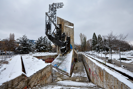 Een heel apart kunstwerk, ter ere van 1300 jaar Bulgarije, staat op de nominatie gesloopt te worden.