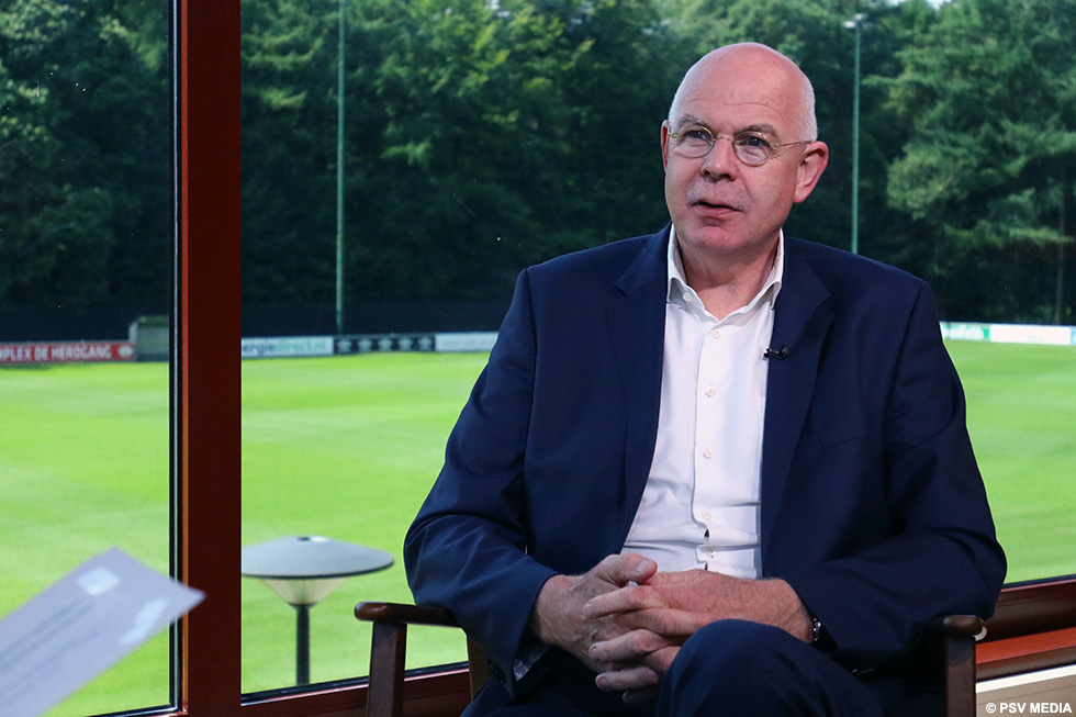 Toon Gerbrands te gast in de nieuwe PSV TV-studio op De Herdgang | &copy; PSV Media