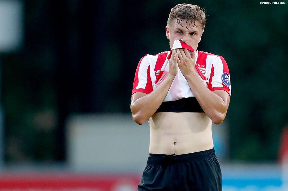 Robin Lauwers baalt nadat MVV de score heeft geopend