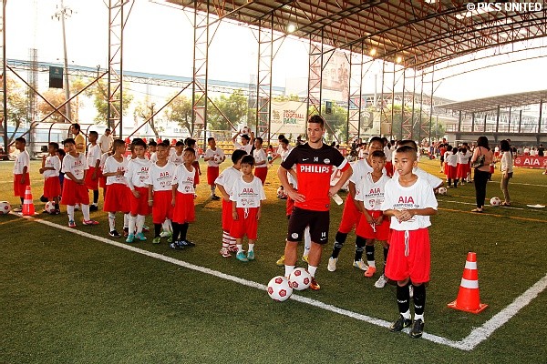 De kinderen genoten enorm van het bezoek van PSV.