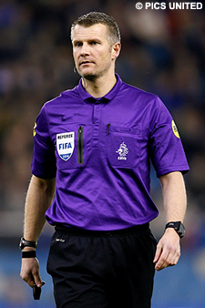 Scheidsrechter Richard Liesveld.
