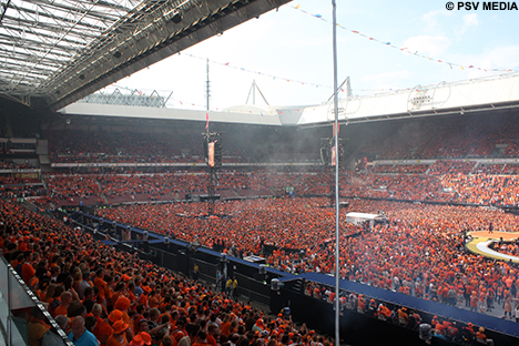 Een Oranje feest afgelopen vrijdag in het Philips Stadion.