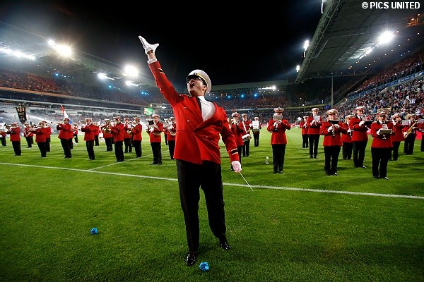Het 'Ol&eacute; Ol&eacute;' klonk weer ouderwets van de tribunes.