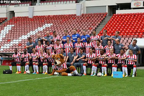 Natuurlijk mag ook mascotte Phoxy niet ontbreken op de foto.