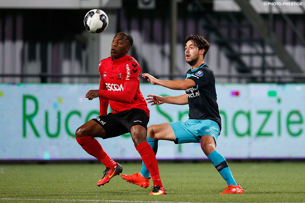 Helmonder Bram van Vlerken in duel met de ploeg uit zijn geboorteplaats