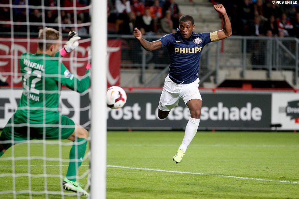 Georginio Wijnaldum scoorde vorig seizoen in de uitwedstrijd voor PSV | © Pics United