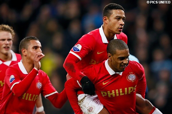 PSV sloot jubileumjaar 2013 af met een 2-0 overwinning op ADO Den Haag.