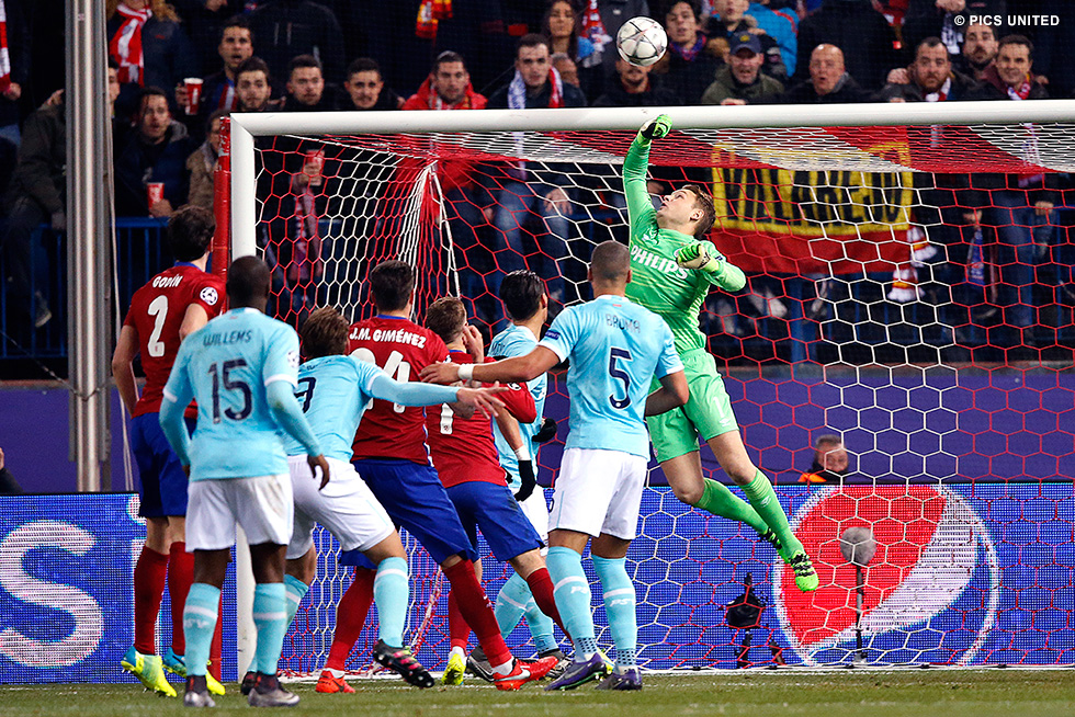 Doelman Jeroen Zoet hield PSV meerdere keren knap op de been | © Pics United
