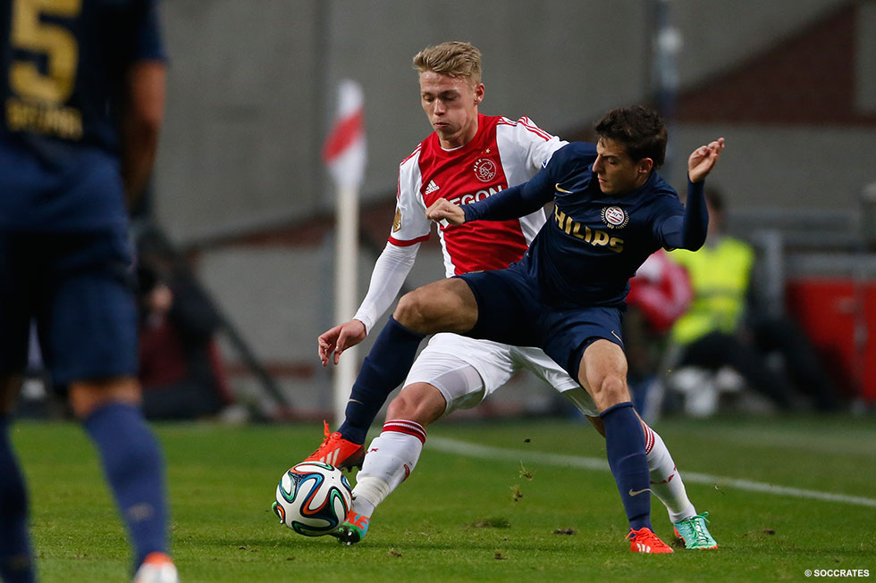 Arias duelleert met Ajacied Fischer in zijn eerste seizoen bij PSV: 'Ik moest in het begin heel erg wennen'