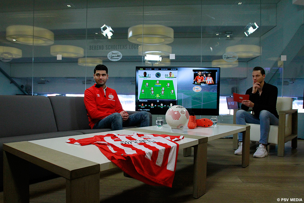 Romal Adbi is dinsdagavond te gast bij PSV TV in de studio | &copy; PSV Media