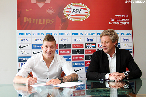 Jordy de Wijs tekende dinsdag zijn contract bij PSV.