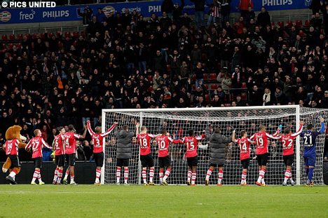 Uiteraard wordt deze overwinning weer gevierd met de supporters.