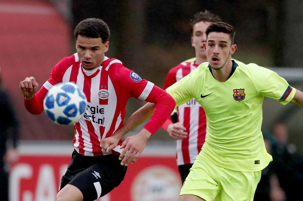 Armando Obispo als aanvoerder in de UEFA Youth League tegen FC Barcelona