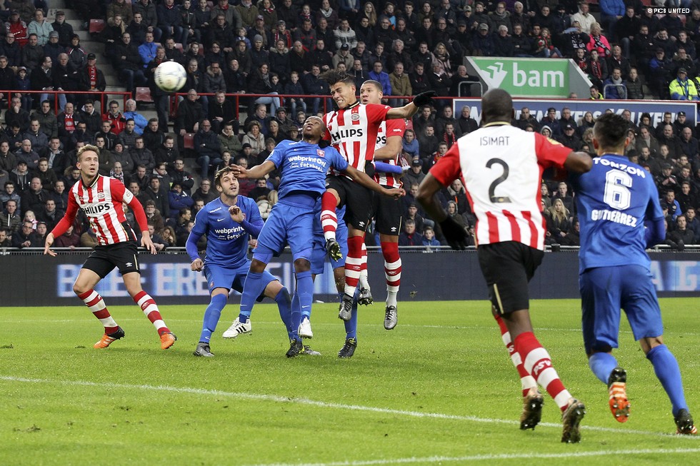 Héctor Moreno zorgde met twee kopbal doelpunten voor de ommekeer | © Pics United
