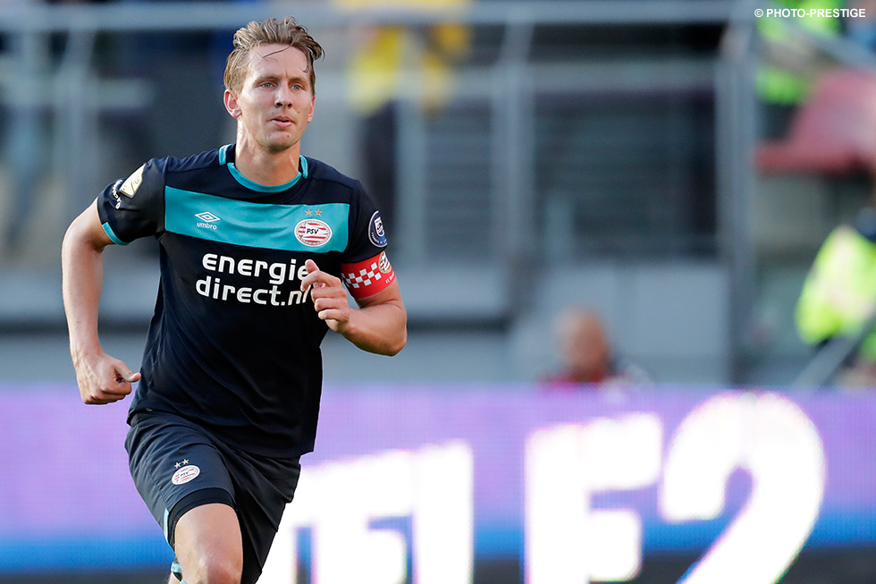 De Jong schoot vorig jaar met scherp tegen AZ. Dit seizoen wacht hij nog op zijn eerste treffer