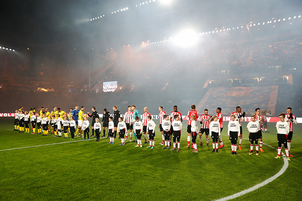 De line-up kinderen droegen speciale t-shirts met de tekst VOLG LENNART | © Photo-Prestige