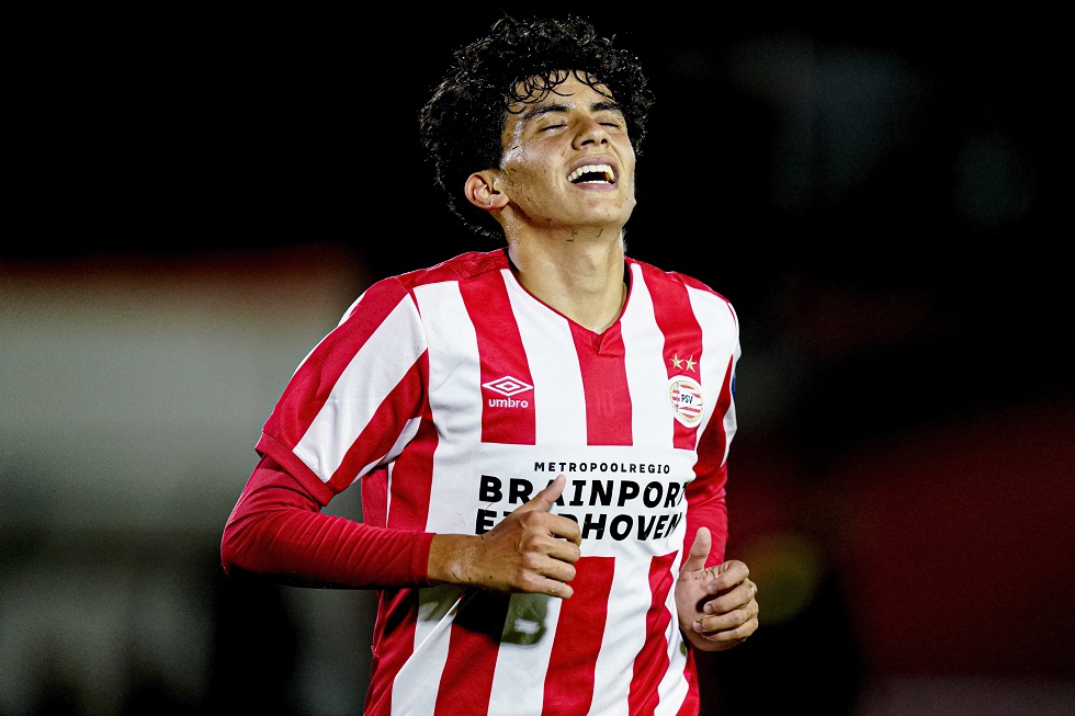 Richard Ledezma had Jong PSV voor rust op voorsprong kunnen zetten