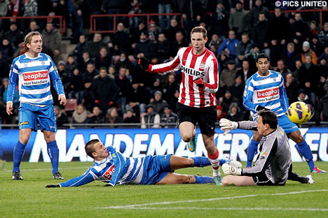 Vorig seizoen verloor PSV in eigen huis met PEC Zwolle.