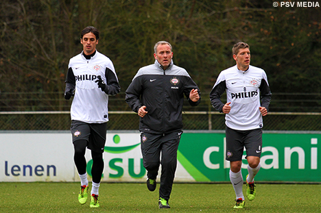 Ruiz aan de zijde van Arno Philips tijdens de warming-up.