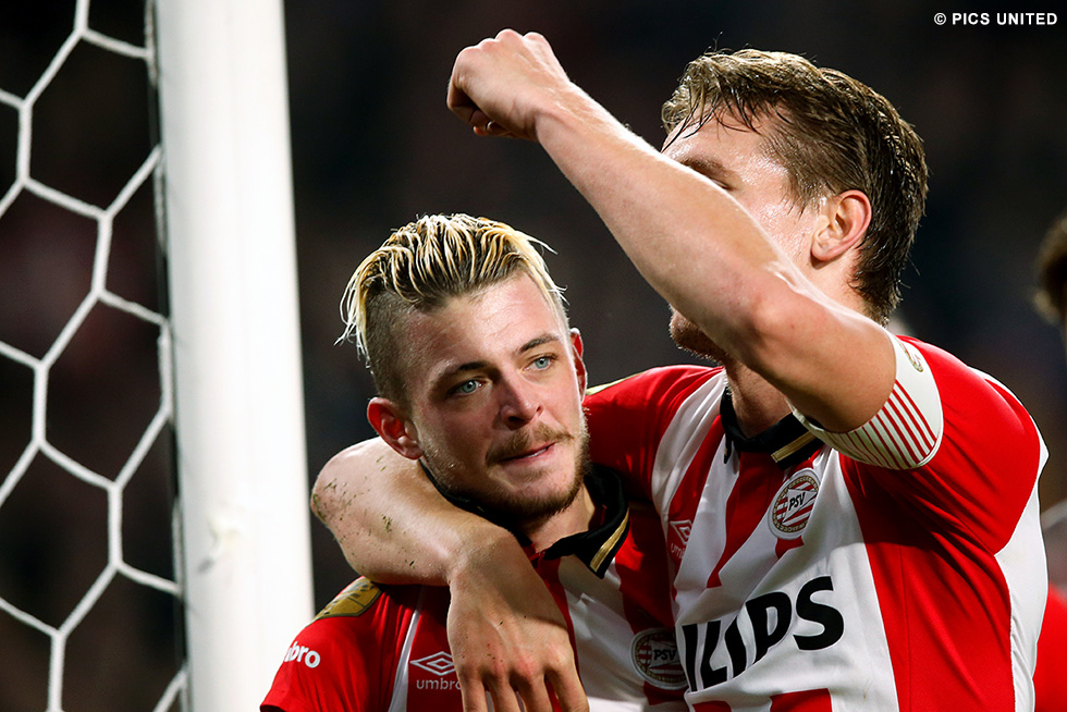 Op aangeven van Maxime Lestienne scoort Luuk de Jong de winnende treffer | © Pics United