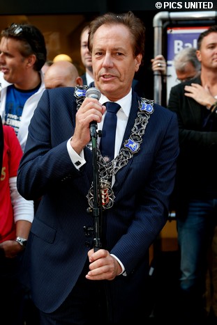 Gedenksteen onthuld op plek waar het 100 jaar geleden begon.