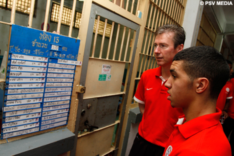 In sommigen cellen deelden tot bijna dertig mannen een kleine ruimte.