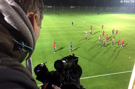 Jong PSV werkte zondagavond al de eerste training af.