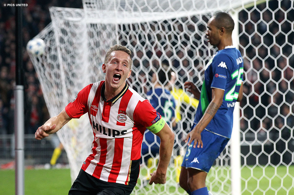 Luuk de Jong scoorde de tweede van de avond een de 500e Europese goal voor PSV | © Pics United