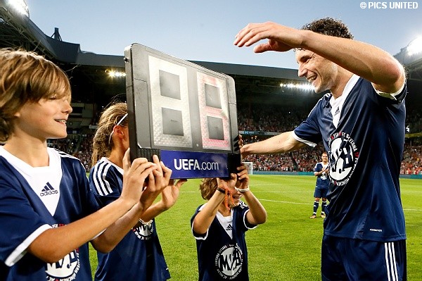 De laatste wissel van Mark van Bommel, hier met zijn kinderen.