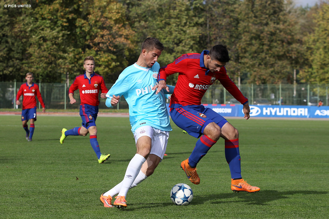 Ramon Pascal Lundqvist in actie tijdens het duel met CSKA Moskou O19 | &copy; Pics United
