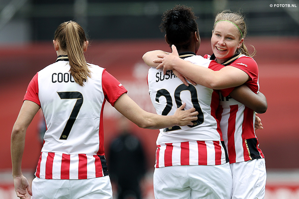 Vanessa Susanna was twee keer trefzeker voor PSV Vrouwen | © FOTOTB.NL