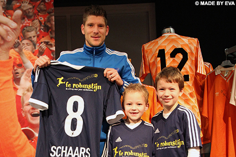 Deze maand zamelen kinderen geld in voor FC Robinstijn.