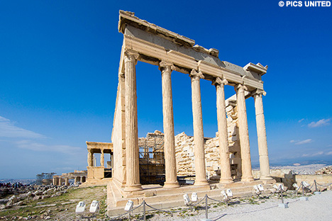 De tempel van de Griekse godin Nike staat ook op de Acropolis.