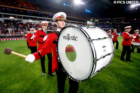 Optreden Philips harmonie in de rust van PSV - SC Cambuur.