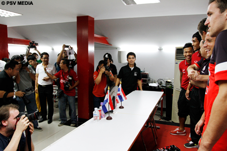 Tot slot gingen spelers en trainers nog gezamenlijk op de foto.