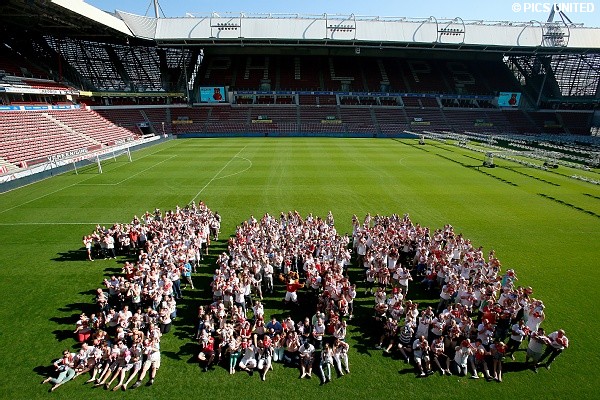 Honderden 0-1 jarige baby's vormden het getal 100.