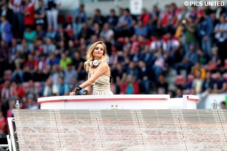 Optredens voorafgaand aan de wedstrijd.