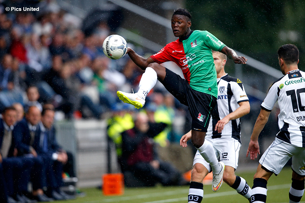 PSV moet waken voor de snelheid van Anthony Limbombe | © Pics United