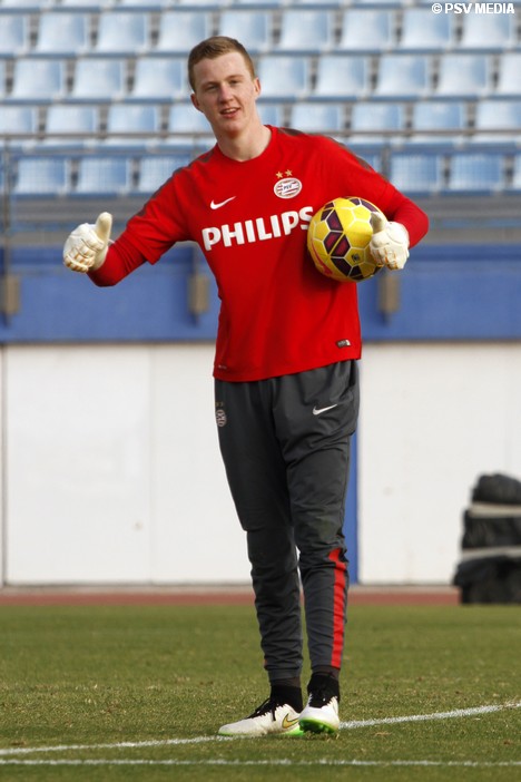 Het duimpje omhoog bij de zeventien jarige doelman van PSV.
