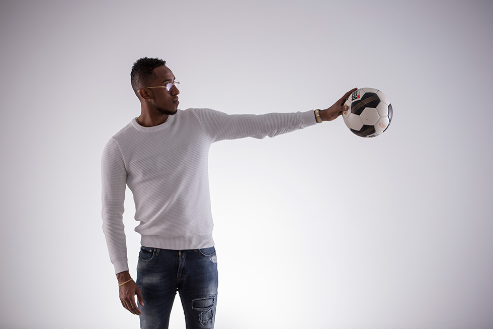 Joshua Brenet is tweevoudig Oranje-international. Hij speelde ruim 100 duels voor PSV © Mike Roelofs