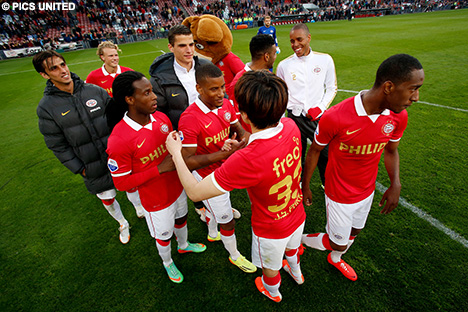 박 지성 선수 은퇴 선언.