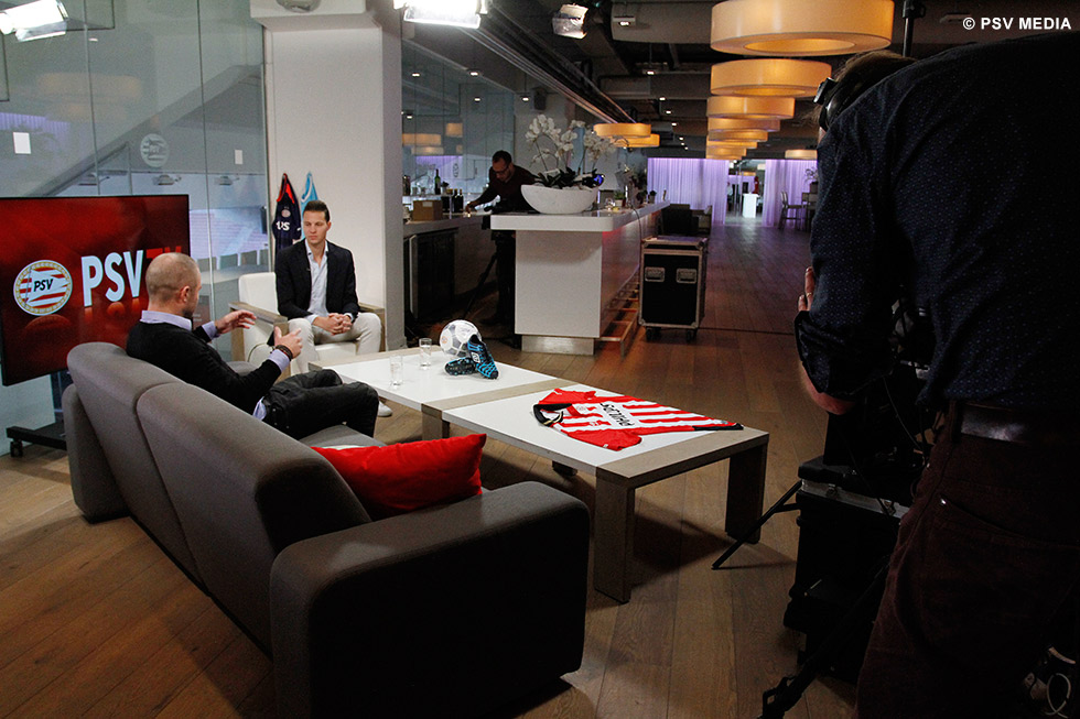 Tommie van der Leegte is te gast bij PSV TV | &copy; PSV Media