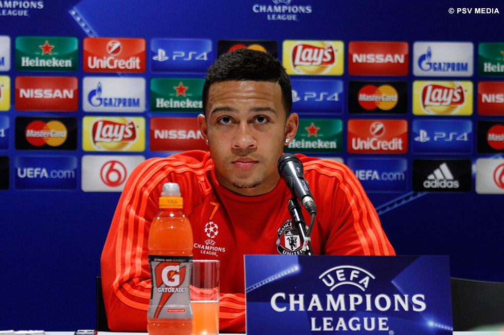 Memphis Depay even terug bij de club die hij deze zomer verruilde voor Manchester United | © PSV Media