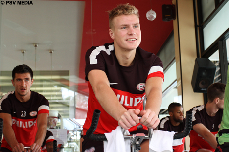 De Zweed Oscar Hiljemark heeft de leiding in de kopgroep.