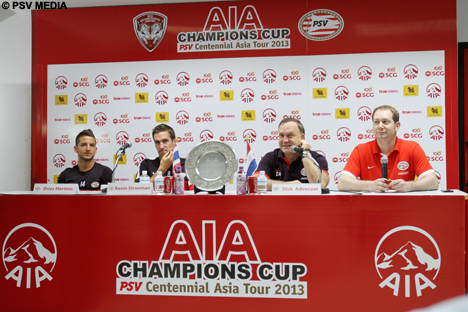 Mertens, Strootman en Advocaat gaven antwoord op vragen van journalisten.